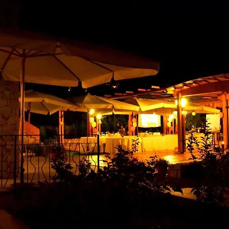 ホテル Alle Querce Ristorante カステルブオーノ
