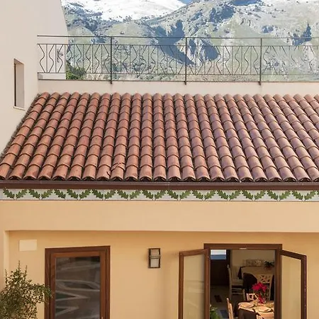 Отель Alle Querce Ristorante Кастельбуоно